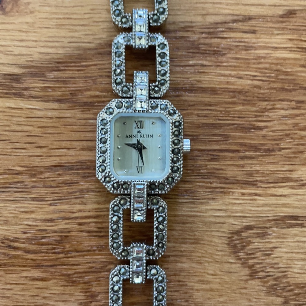 Anne Klein watch - Picture 2 of 3